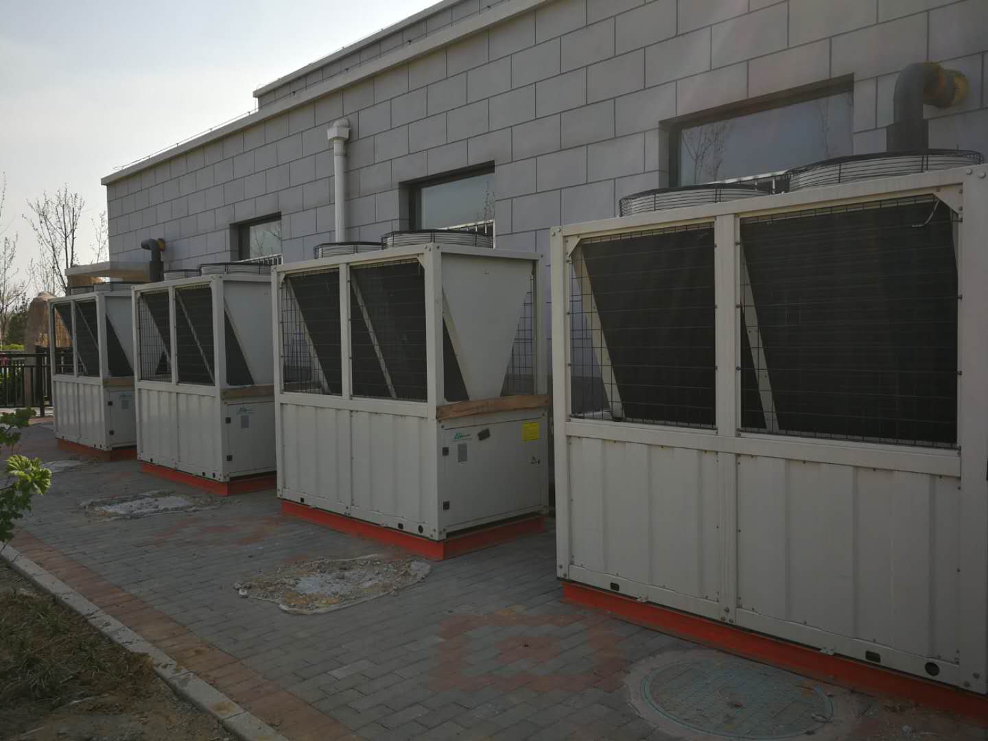 唐山动物园犀牛河马馆热水项目-空气源热泵系统